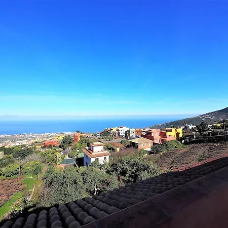 Beach House...El Gincho Garachico Three Minute Walk From El Gincho Beach. Dom wakacyjny Guincho (Tenerife)