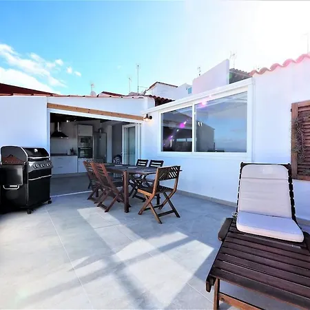 Dom wakacyjny Beach House...El Gincho Garachico Three Minute Walk From El Gincho Beach. *