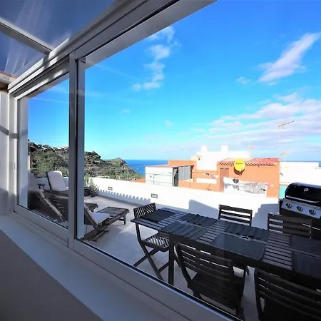 Beach House...El Gincho Garachico Three Minute Walk From El Gincho Beach. Dom wakacyjny