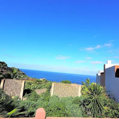 Beach House...El Gincho Garachico Three Minute Walk From El Gincho Beach. Guincho (Tenerife)