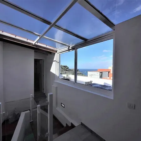 Beach House...El Gincho Garachico Three Minute Walk From El Gincho Beach. בית נופש *